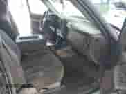 ✅ 2004 Chevrolet Silverado 1500 LS • VIN: 2GCEC19V241168072 • Lot: 43527884. Wystawiony na IAAI z przebiegiem Nie podano mil. Skorzystaj z bezpłatnego archiwum sprzedaży aukcyjnych z USA i zobacz szczegółowy raport historii pojazdu na DreamBid. Zdjęcie 5.