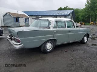 ✅ 1965 Mercedes-Benz 230 • VIN: 11101012093575 • Лот: 59978505. Опубликован ранее на Copart с пробегом 30 023 миль. Бесплатный доступ к архиву аукционных продаж из США и подробный отчёт об истории автомобиля на DreamBid. Изображение 3.