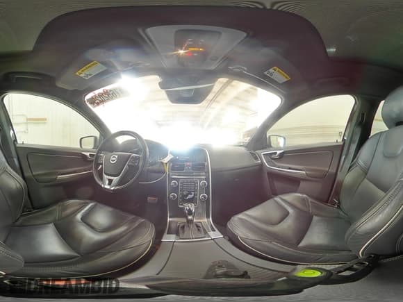 ✅ 2016 Volvo XC60 T6 Drive-E R-Design Platinum • VIN: YV449MRS1G2875912 • Лот: 47652025. Опубликован ранее на Copart с пробегом 129 127 миль. Бесплатный доступ к архиву аукционных продаж из США и подробный отчёт об истории автомобиля на DreamBid. Изображение 14.