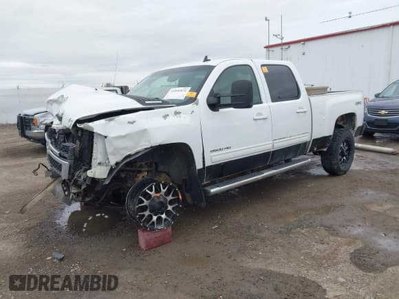 ✅ 2011 Chevrolet Silverado 2500HD LTZ • VIN: 1GC1KYC85BF127809 • Lot: 41846872. Listed on IAAI with 247,513 mi. Free auction sales archive from the USA and detailed vehicle history report at DreamBid. Image 2.