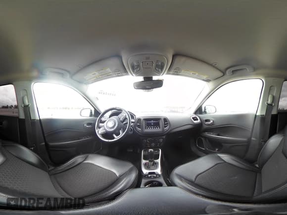 ✅ 2019 Jeep Compass Latitude • VIN: 3C4NJCBB9KT652088 • Lot: 42162439. Wystawiony na IAAI z przebiegiem 97 276 mil. Bezpłatny archiwum sprzedaży aukcyjnych z USA i szczegółowy raport historii pojazdu na DreamBid. Zdjęcie 18.