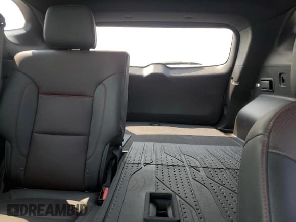 ✅ 2025 Chevrolet Blazer RS • VIN: 3GNKBKRS4SS101693 • Lot: 67095275. Listed on Copart with 9,392 mi. Free auction sales archive from the USA and detailed vehicle history report at DreamBid. Image 10.