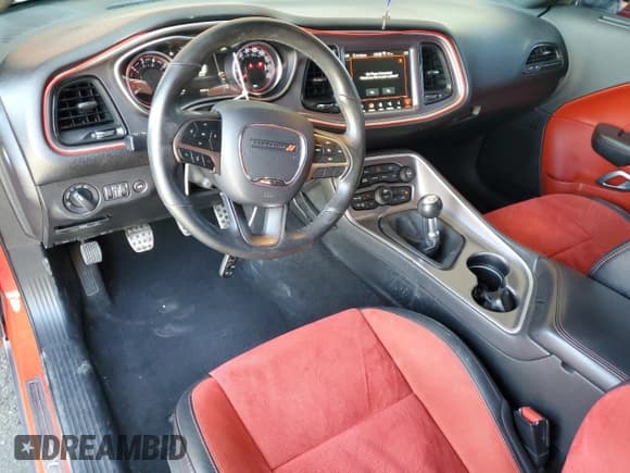 ✅ 2019 Dodge Challenger R/T Scat Pack Widebody • VIN: 2C3CDZFJ4KH627163 • Lot: 65216005. Wystawiony na Copart z przebiegiem 49 464 mil. Bezpłatny archiwum sprzedaży aukcyjnych z USA i szczegółowy raport historii pojazdu na DreamBid. Zdjęcie 8.