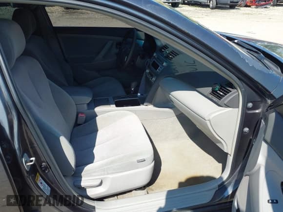 ✅ 2010 Toyota Camry • VIN: 4T1BB3EK2AU122623 • Lot: 42975171. Listed on IAAI with 195,818 mi. Free auction sales archive from the USA and detailed vehicle history report at DreamBid. Image 5.