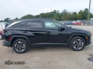 ✅ 2025 Hyundai Tucson SEL Convenience • VIN: 3KMJCCDE3SE017563 • Lot: 43297822. Wystawiony na IAAI z przebiegiem 10 019 mil. Bezpłatny archiwum sprzedaży aukcyjnych z USA i szczegółowy raport historii pojazdu na DreamBid. Zdjęcie 13.