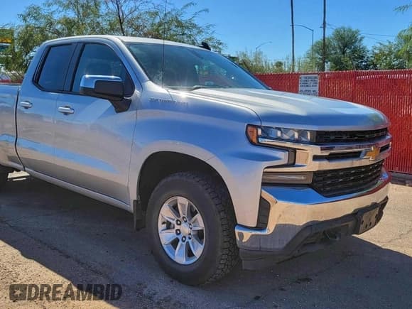 ✅ 2020 Chevrolet Silverado 1500 LT • VIN: 1GCRYDED4LZ121987 • Lot: 95466325. Wystawiony na Copart z przebiegiem 94 905 mil. Bezpłatny archiwum sprzedaży aukcyjnych z USA i szczegółowy raport historii pojazdu na DreamBid. Zdjęcie 1.
