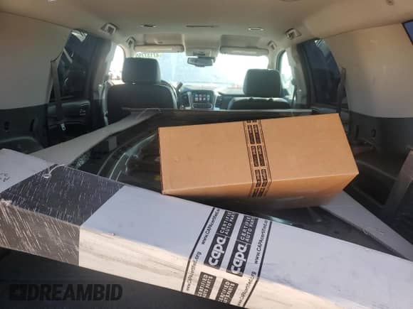 2020 Chevrolet Tahoe Premier with VIN 1GNSCCKC8LR213794, listed as a Copart auction lot 47137755 with 104,656 mi miles and Clean title. Bid and sale history available at DreamBid. Image 8.