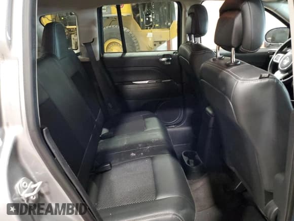 ✅ 2017 Jeep Compass Latitude • VIN: 1C4NJCEB5HD198674 • Lot: 90287405. Listed on Copart with 128,184 mi. Free auction sales archive from the USA and detailed vehicle history report at DreamBid. Image 11.