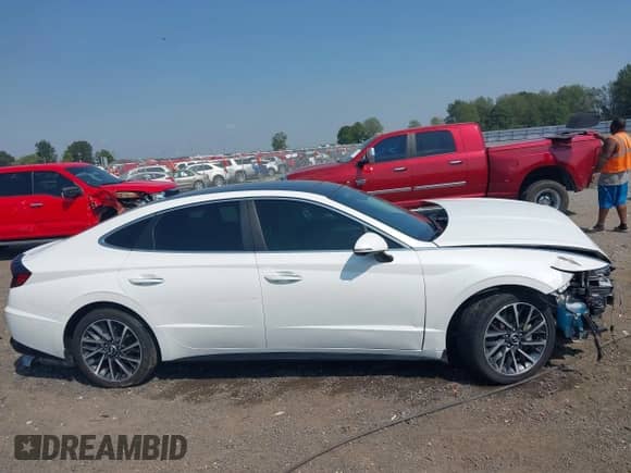 ✅ 2022 Hyundai Sonata Limited • VIN: KMHL34J28NA213240 • Lot: 43206360. Listed on IAAI with 61,134 mi miles. Access the free auction sales archive from the USA and view a detailed vehicle history report at DreamBid. Image 13.