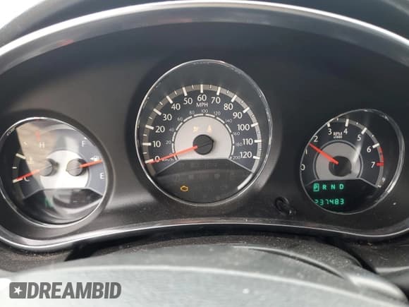 ✅ 2014 Chrysler 200 Touring • VIN: 1C3CCBBG4EN236661 • Lot: 90537815. Wystawiony na Copart z przebiegiem 237 483 mil. Bezpłatny archiwum sprzedaży aukcyjnych z USA i szczegółowy raport historii pojazdu na DreamBid. Zdjęcie 9.