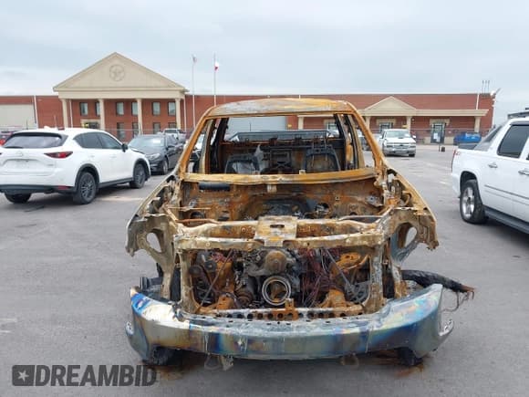 ✅ 2020 Chevrolet Silverado 1500 LT • VIN: 3GCUYDED4LG169905 • Lot: 42394223. Listed on IAAI with Not provided. Free auction sales archive from the USA and detailed vehicle history report at DreamBid. Image 6.