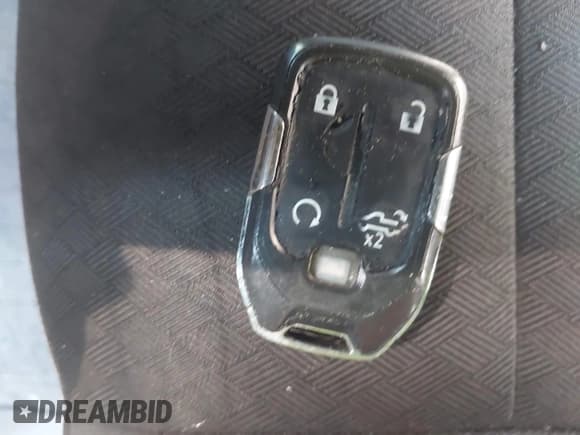 ✅ 2020 Chevrolet Silverado 1500 RST • VIN: 1GCUYEED3LZ113721 • Lot: 42639134. Wystawiony na IAAI z przebiegiem 228 411 mil. Bezpłatny archiwum sprzedaży aukcyjnych z USA i szczegółowy raport historii pojazdu na DreamBid. Zdjęcie 11.