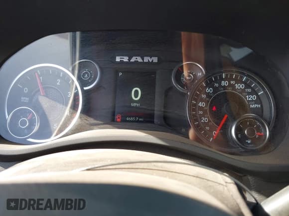 ✅ 2024 Ram 2500 Tradesman • VIN: 3C6UR5CLXRG222734 • Lot: 41689397. Wystawiony na IAAI z przebiegiem 4 685 mil. Bezpłatny archiwum sprzedaży aukcyjnych z USA i szczegółowy raport historii pojazdu na DreamBid. Zdjęcie 7.