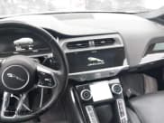 ✅ 2020 Jaguar I-Pace SE • VIN: SADHC2S14L1F85800 • Lot: 42444115. Wystawiony na IAAI z przebiegiem 51 249 mil. Bezpłatny archiwum sprzedaży aukcyjnych z USA i szczegółowy raport historii pojazdu na DreamBid. Zdjęcie 24.
