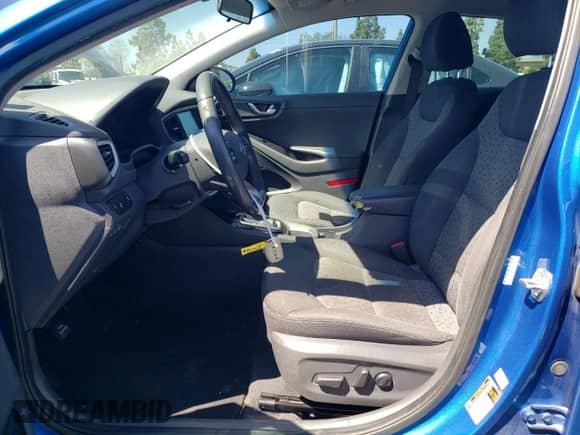 2017 Hyundai Ioniq SEL с VIN KMHC75LC6HU031572, выставлен на аукционе Copart как лот 49340214 с пробегом 99 278 миль миль и Списание • Salvage title. История ставок и продаж доступна на DreamBid. Изображение 7.