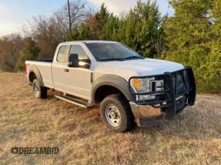✅ 2017 Ford F-250 XLT • VIN: 1FT7X2BT2HEC43871 • Lot: 93895135. Wystawiony na Copart z przebiegiem 118 530 mil. Bezpłatny archiwum sprzedaży aukcyjnych z USA i szczegółowy raport historii pojazdu na DreamBid. Zdjęcie 1.