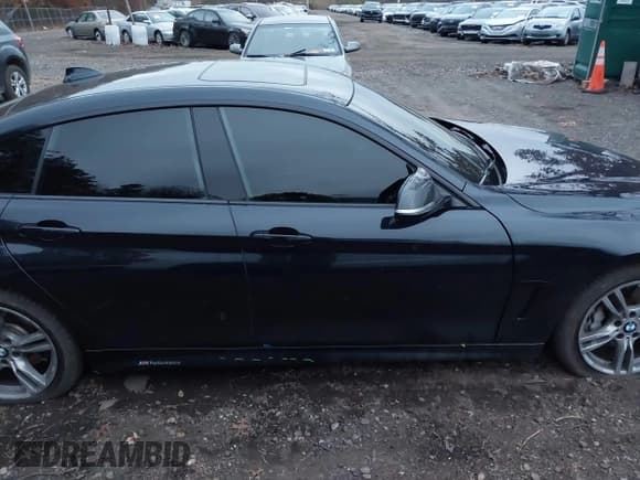 ✅ 2018 BMW 4 Series 440i xDrive • VIN: WBA4J7C55JBH15408 • Lot: 43666649. Wystawiony na IAAI z przebiegiem 54 863 mil. Bezpłatny archiwum sprzedaży aukcyjnych z USA i szczegółowy raport historii pojazdu na DreamBid. Zdjęcie 13.