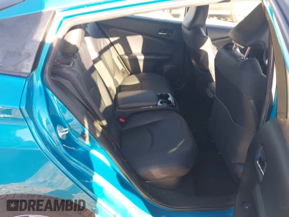 ✅ 2017 Toyota Prius Plus • VIN: JTDKARFP7H3044490 • Lot: 43642315. Wystawiony na IAAI z przebiegiem 188 452 mil. Bezpłatny archiwum sprzedaży aukcyjnych z USA i szczegółowy raport historii pojazdu na DreamBid. Zdjęcie 8.