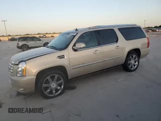 ✅ 2010 Cadillac Escalade ESV Premium • VIN: 1GYUCJEF7AR136063 • Lot: 52508765. Listed on Copart with 214,554 mi. Free auction sales archive from the USA and detailed vehicle history report at DreamBid. Image 1.