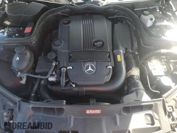 ✅ 2014 Mercedes-Benz C 250 Sport • VIN: WDDGF4HB2EG242089 • Лот: 81936365. Опубликован ранее на Copart с пробегом 144 991 миль. Бесплатный доступ к архиву аукционных продаж из США и подробный отчёт об истории автомобиля на DreamBid. Изображение 11.