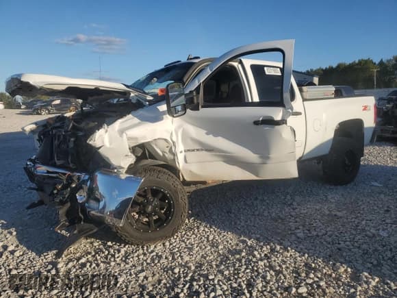 ✅ 2007 Chevrolet Silverado 2500HD 1LT • VIN: 1GCHK23K97F507492 • Лот: 82319905. Опубликован ранее на Copart с пробегом Не указан. Бесплатный доступ к архиву аукционных продаж из США и подробный отчёт об истории автомобиля на DreamBid. Изображение 1.