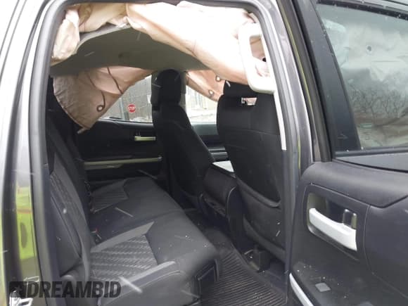 ✅ 2018 Toyota Tundra SR • VIN: 5TFUM5F14JX075750 • Lot: 41722848. Listed on IAAI with 30,120 mi. Free auction sales archive from the USA and detailed vehicle history report at DreamBid. Image 8.