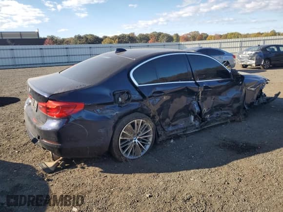 ✅ 2019 BMW 5 Series 540i xDrive • VIN: WBAJE7C54KWW05433 • Lot: 82726575. Wystawiony na Copart z przebiegiem Nie podano. Bezpłatny archiwum sprzedaży aukcyjnych z USA i szczegółowy raport historii pojazdu na DreamBid. Zdjęcie 3.