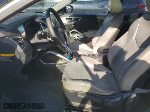 ✅ 2012 Hyundai Veloster w/Red Int • VIN: KMHTC6AD5CU078758 • Lot: 70597854. Wystawiony na Copart z przebiegiem 82 897 mil. Bezpłatny archiwum sprzedaży aukcyjnych z USA i szczegółowy raport historii pojazdu na DreamBid. Zdjęcie 7.