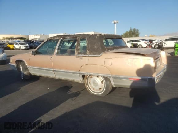 ✅ 1991 Cadillac Fleetwood • VIN: 1G6CB53B7M4236292 • Lot: 60354785. Listed on Copart with 54,703 mi. Free auction sales archive from the USA and detailed vehicle history report at DreamBid. Image 2.