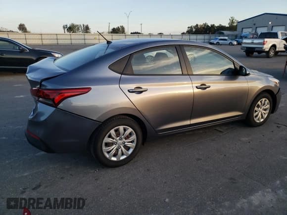 ✅ 2018 Hyundai Accent SEL • VIN: 3KPC24A31JE032133 • Лот: 74708954. Опубликован ранее на Copart с пробегом 68 013 миль. Бесплатный доступ к архиву аукционных продаж из США и подробный отчёт об истории автомобиля на DreamBid. Изображение 3.