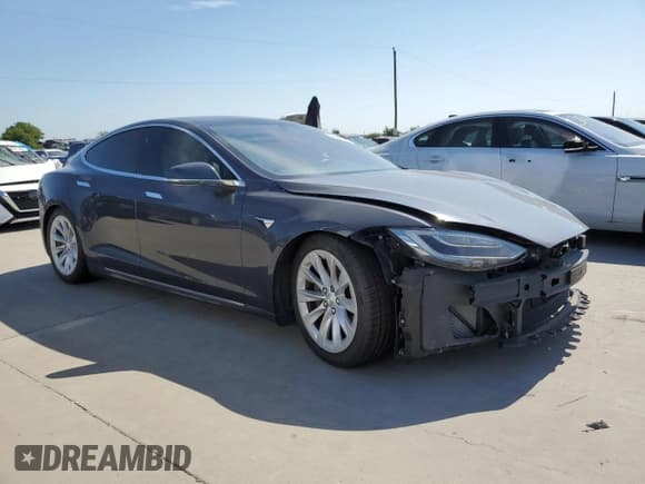 ✅ 2017 Tesla Model S 100D • VIN: 5YJSA1E22HF232568 • Lot: 74232244. Wystawiony na Copart z przebiegiem 38 088 mil. Bezpłatny archiwum sprzedaży aukcyjnych z USA i szczegółowy raport historii pojazdu na DreamBid. Zdjęcie 4.