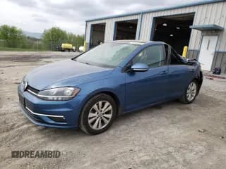 ✅ 2018 Volkswagen Golf S • VIN: 3VWB17AU3JM280007 • Lot: 54619395. Wystawiony na Copart z przebiegiem 66 661 mil. Bezpłatny archiwum sprzedaży aukcyjnych z USA i szczegółowy raport historii pojazdu na DreamBid. Zdjęcie 1.