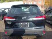✅ 2023 Toyota Corolla Cross L • VIN: 7MUAAAAG4PV069225 • Lot: 43460558. Wystawiony na IAAI z przebiegiem 17 921 mil. Bezpłatny archiwum sprzedaży aukcyjnych z USA i szczegółowy raport historii pojazdu na DreamBid. Zdjęcie 16.