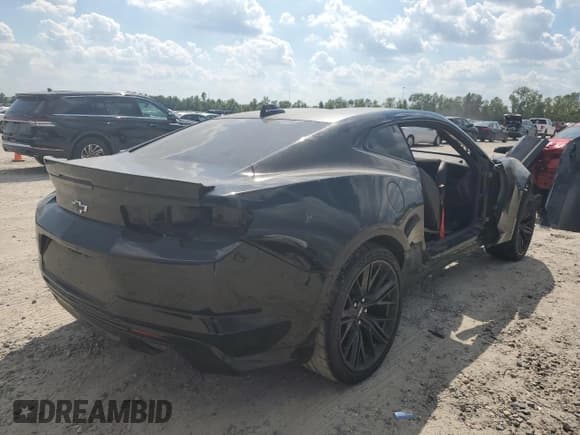✅ 2020 Chevrolet Camaro ZL1 • VIN: 1G1FK1R60L0146025 • Lot: 71938404. Listed on Copart with Not provided. Free auction sales archive from the USA and detailed vehicle history report at DreamBid. Image 3.