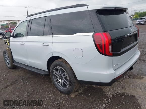 ✅ 2025 Ford Expedition Active • VIN: 1FMJU1J87SEA29225 • Lot: 42816312. Wystawiony na IAAI z przebiegiem 283 mil. Bezpłatny archiwum sprzedaży aukcyjnych z USA i szczegółowy raport historii pojazdu na DreamBid. Zdjęcie 3.