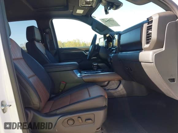 2023 Chevrolet Silverado 1500 High Country с VIN 3GCUDJEL2PG354140, выставлен на аукционе IAAI как лот 43509487 с пробегом 18 894 миль миль и . История ставок и продаж доступна на DreamBid. Изображение 5.