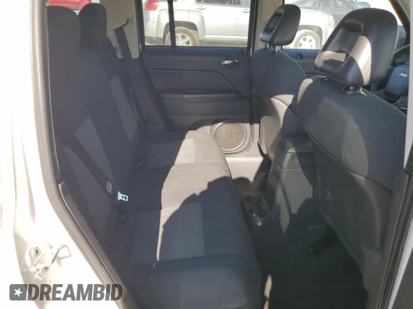 ✅ 2009 Jeep Patriot Sport • VIN: 1J4FT28A39D195618 • Lot: 71017635. Listed on Copart with 117,934 mi. Free auction sales archive from the USA and detailed vehicle history report at DreamBid. Image 10.