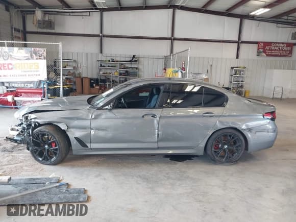 ✅ 2023 BMW 5 Series 530i • VIN: WBA53BH00PCN16314 • Lot: 43136209. Listed on IAAI with Not provided. Free auction sales archive from the USA and detailed vehicle history report at DreamBid. Image 15.