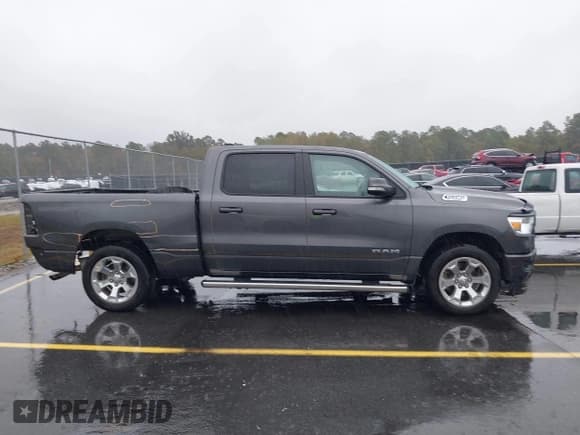 ✅ 2022 Ram 1500 Big Horn • VIN: 1C6RRFMG8NN441464 • Lot: 43533996. Wystawiony na IAAI z przebiegiem 75 690 mil. Bezpłatny archiwum sprzedaży aukcyjnych z USA i szczegółowy raport historii pojazdu na DreamBid. Zdjęcie 13.