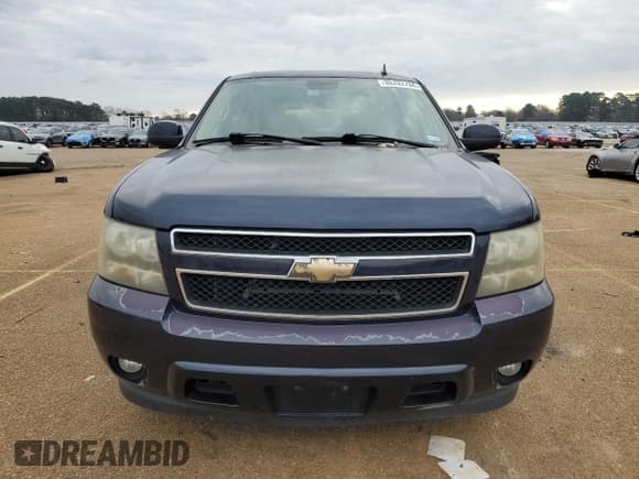 ✅ 2008 Chevrolet Suburban Commercial • VIN: 1GNFC16098R142909 • Lot: 86202704. Wystawiony na Copart z przebiegiem 234 876 mil. Bezpłatny archiwum sprzedaży aukcyjnych z USA i szczegółowy raport historii pojazdu na DreamBid. Zdjęcie 5.