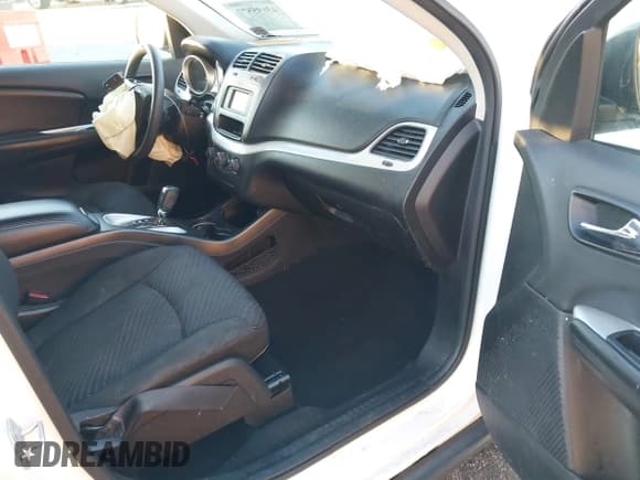 ✅ 2019 Dodge Journey SE • VIN: 3C4PDCBB9KT719224 • Lot: 43695577. Wystawiony na IAAI z przebiegiem 144 652 mil. Bezpłatny archiwum sprzedaży aukcyjnych z USA i szczegółowy raport historii pojazdu na DreamBid. Zdjęcie 5.