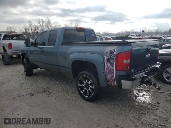 ✅ 2007 Chevrolet Silverado 2500HD 2LT • VIN: 1GCHK29627E571406 • Лот: 85560144. Опубликован ранее на Copart с пробегом 133 064 миль. Бесплатный доступ к архиву аукционных продаж из США и подробный отчёт об истории автомобиля на DreamBid. Изображение 2.