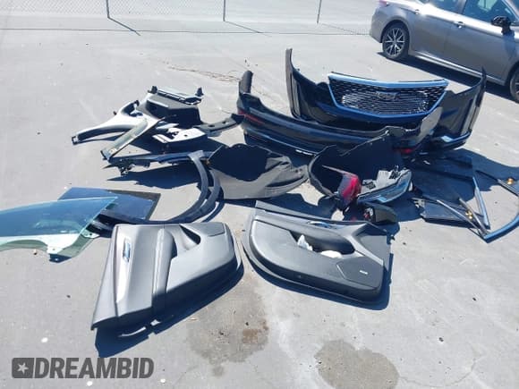 ✅ 2021 Cadillac XT6 Luxury • VIN: 1GYKPAR42MZ193263 • Lot: 43588804. Wystawiony na IAAI z przebiegiem 66 408 mil. Bezpłatny archiwum sprzedaży aukcyjnych z USA i szczegółowy raport historii pojazdu na DreamBid. Zdjęcie 12.