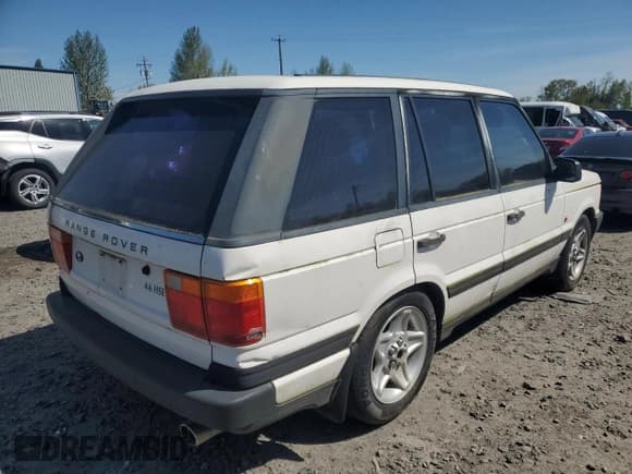 ✅ 1996 Land Rover Range Rover • VIN: SALPE1449TA343061 • Lot: 53206805. Wystawiony na Copart z przebiegiem 239 085 mil. Bezpłatny archiwum sprzedaży aukcyjnych z USA i szczegółowy raport historii pojazdu na DreamBid. Zdjęcie 3.
