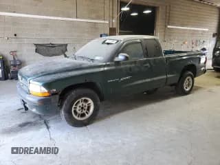 ✅ 2000 Dodge Dakota • VIN: 1B7GL22XXYS740988 • Lot: 70573985. Wystawiony na Copart z przebiegiem 61 895 mil. Bezpłatny archiwum sprzedaży aukcyjnych z USA i szczegółowy raport historii pojazdu na DreamBid. Zdjęcie 1.