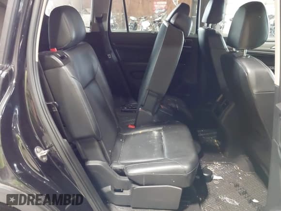 ✅ 2018 Volkswagen Atlas SE • VIN: 1V2CP2CA8JC593985 • Lot: 43162199. Listed on IAAI with 271,245 mi. Free auction sales archive from the USA and detailed vehicle history report at DreamBid. Image 8.