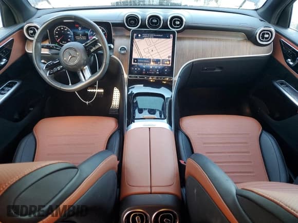 ✅ 2024 Mercedes-Benz GLC 300 • VIN: W1NKJ4HBXRF095897 • Лот: 85502865. Опубликован ранее на Copart с пробегом 27 567 миль. Бесплатный доступ к архиву аукционных продаж из США и подробный отчёт об истории автомобиля на DreamBid. Изображение 8.