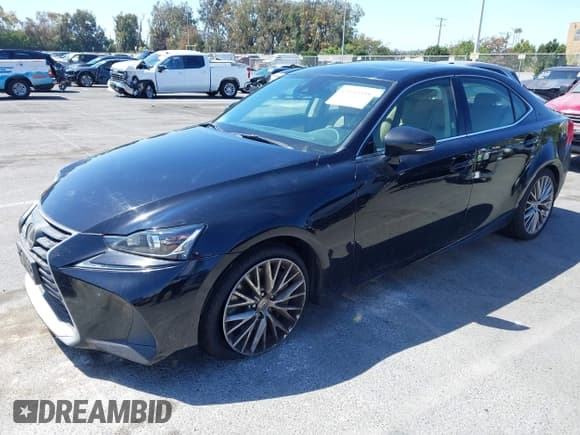 ✅ 2017 Lexus IS 200t • VIN: JTHBA1D29H5042431 • Lot: 43140388. Wystawiony na IAAI z przebiegiem 107 579 mil. Bezpłatny archiwum sprzedaży aukcyjnych z USA i szczegółowy raport historii pojazdu na DreamBid. Zdjęcie 2.