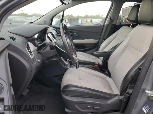 ✅ 2020 Chevrolet Trax LT • VIN: 3GNCJLSB0LL301263 • Lot: 93354745. Wystawiony na Copart z przebiegiem 97 779 mil. Bezpłatny archiwum sprzedaży aukcyjnych z USA i szczegółowy raport historii pojazdu na DreamBid. Zdjęcie 7.