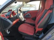 ✅ 2013 Smart fortwo Passion • VIN: WMEEK3BA3DK661248 • Lot: 81115694. Wystawiony na Copart z przebiegiem 112 817 mil. Bezpłatny archiwum sprzedaży aukcyjnych z USA i szczegółowy raport historii pojazdu na DreamBid. Zdjęcie 7.